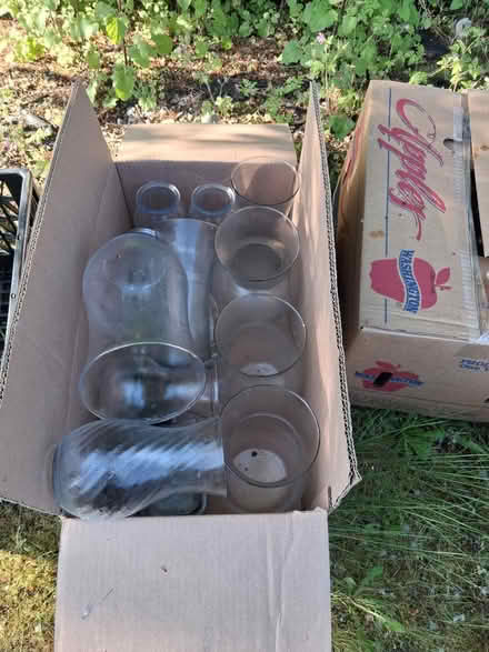Photo of free Variety of Vases (Florence Acres-Monroe) #1