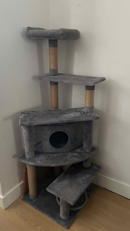 Photo of free Cat Tower (Walton Manor OX2) #1