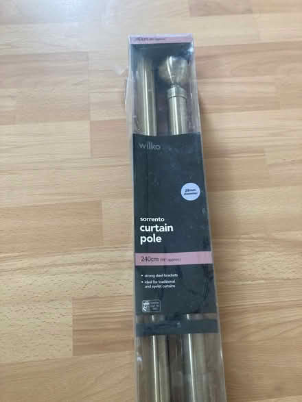 Photo of free Curtain pole (BH6) #2