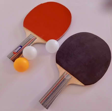 Photo of Table tennis bats and ball (Eaton NR4) #1