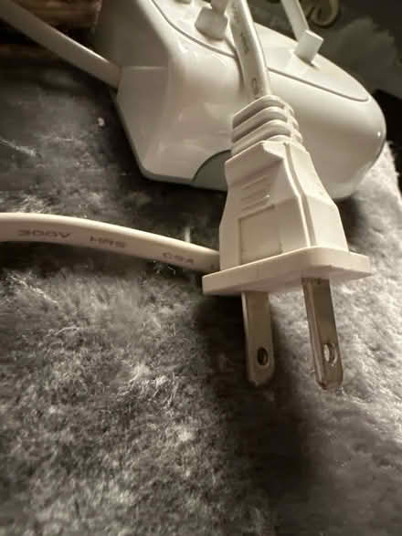 Photo of free US Philips toothbrush charger (Ashford TW15) #3