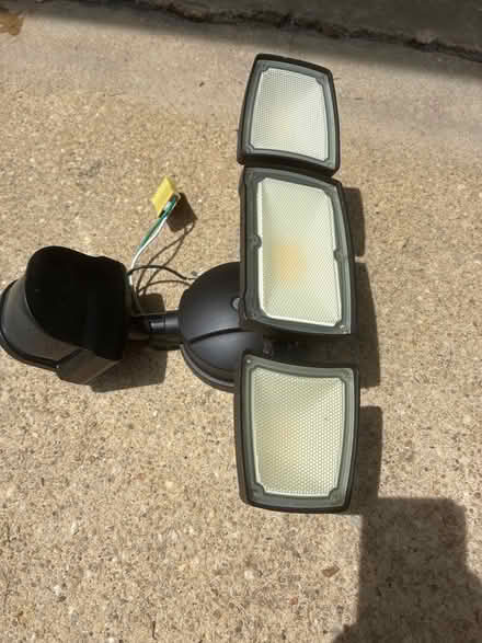 Photo of free Motion Floodlight (Hazlet) #1