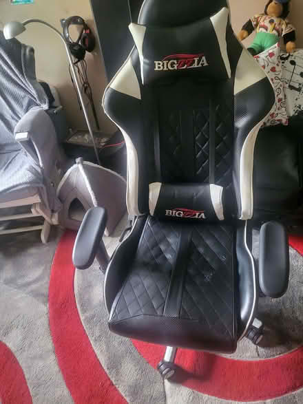 Photo of free Gaming chair (Rowlatts Hill LE5) #1