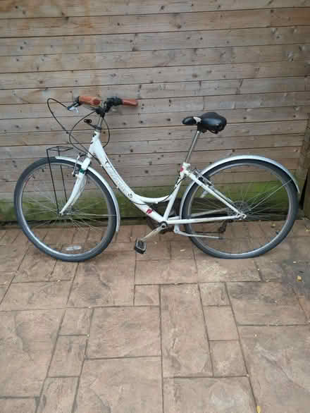 Photo of free Women's bike (Iffley OX4) #1