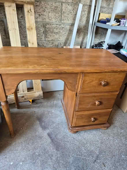 Photo of free Pine dressing table/small desk (Clevedon BS21) #1