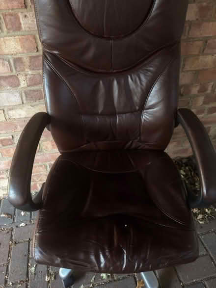 Photo of free Desk chair (Addlestone/row Town (KT15)) #1