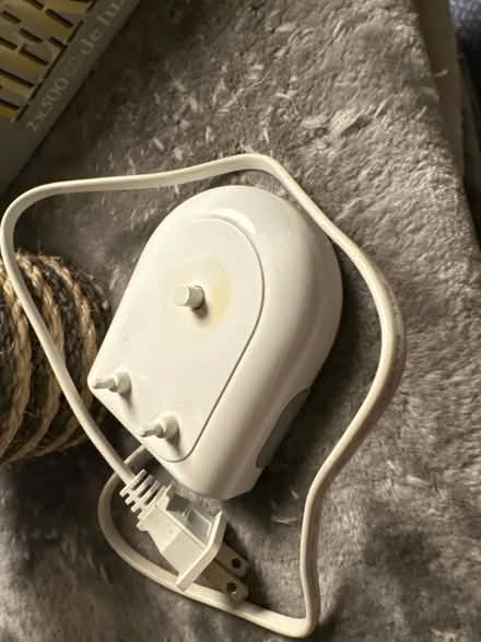 Photo of free US Philips toothbrush charger (Ashford TW15) #1