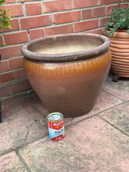 Photo of free XL GARDEN POT has crack (Chelmer village CM2) #1