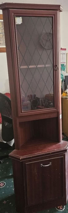 Photo of free corner display unit (E14 6PR) #1