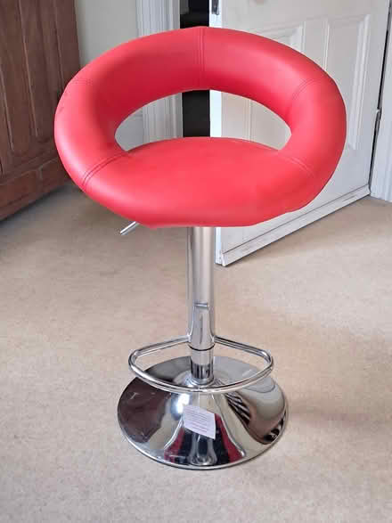 Photo of free Kitchen bar stool (Middle Deal CT14) #1