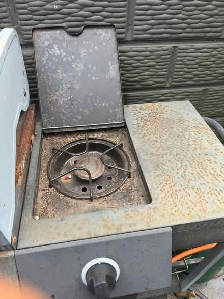 Photo of free gas bbq + gas bottle (BR6) #3