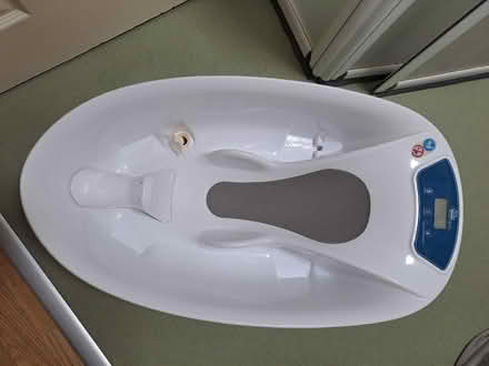 Photo of free Newborn Baby Bath (Isleworth TW7) #1