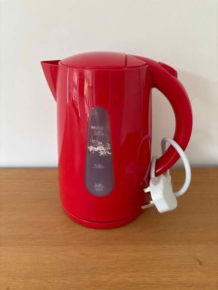 Photo of free Red plastic kettle (Eastbourne BN20) #1