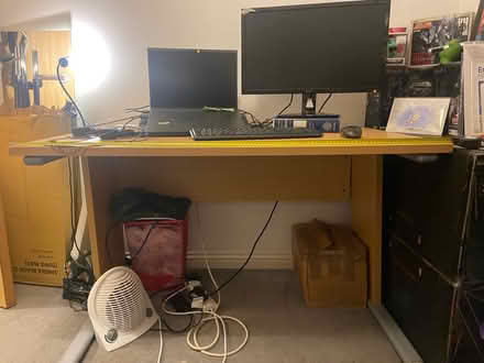 Photo of free Large Office table desk 120x75x73cm (Hackney Wick E9) #3