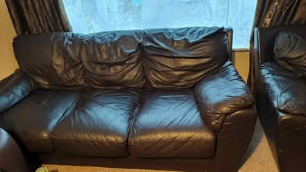Photo of free 4 seater sofa (LU3) #1