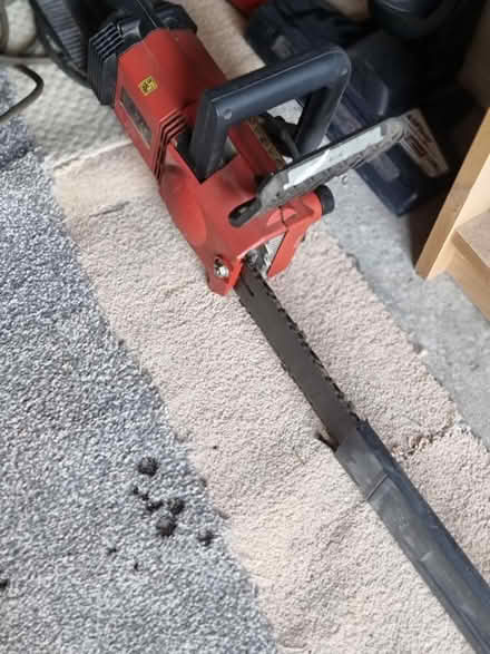 Photo of free Electric chain saw (mansfield, NG18) #2