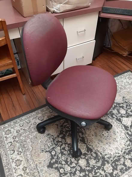 Photo of free Office chair (near Princeton airport) #1