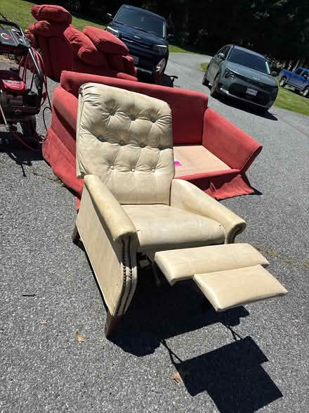 Photo of free Vintage Leather recliner (Rising Sun) #3