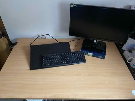Photo of free Large Office table desk 120x75x73cm (Hackney Wick E9) #1