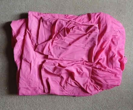 Photo of free Pink nylon bedspread/pillow cases (Twickenham (St Margarets) TW1) #1