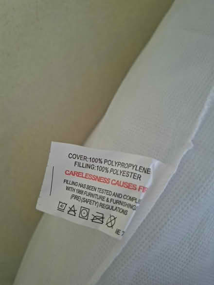 Photo of free V shaped cushion (Welling DA16) #4