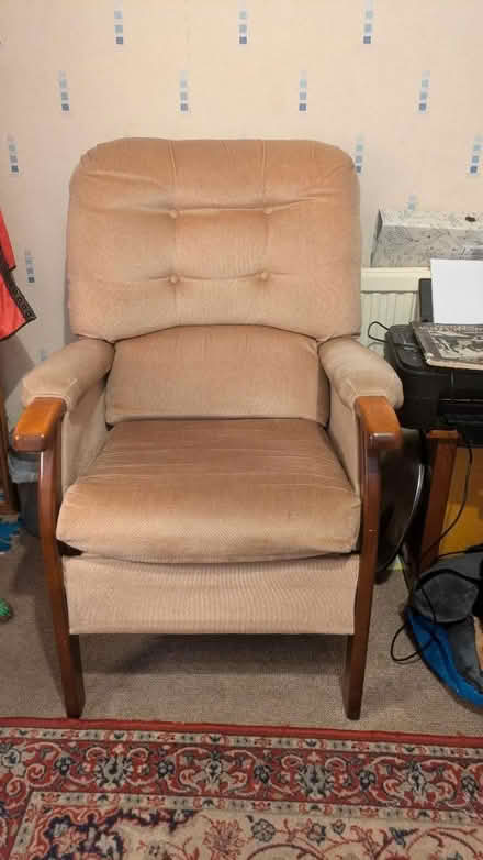 Photo of free Armchair (Lea Bridge Road E10) #1