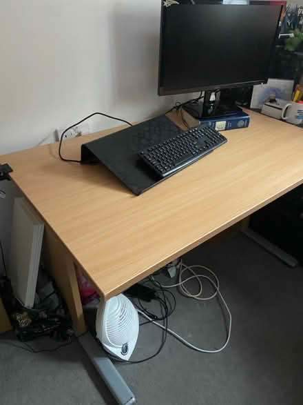Photo of free Large Office table desk 120x75x73cm (Hackney Wick E9) #2