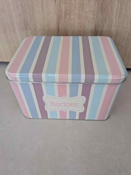 Photo of free Small recipe tin with recipe cards (Bernards Heath AL1) #1