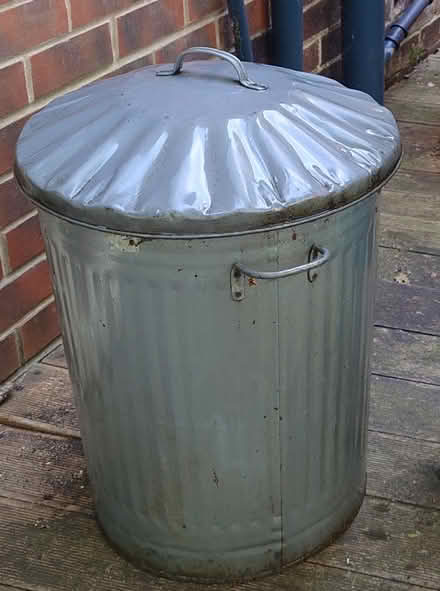 Photo of free Metal bin (Carter Knowle Rd area S7) #1