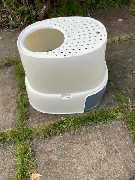 Photo of free cat litter tray (The Inch, EH16) #2