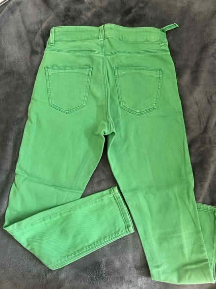 Photo of free Trousers & Cropped tops (TW2) #2