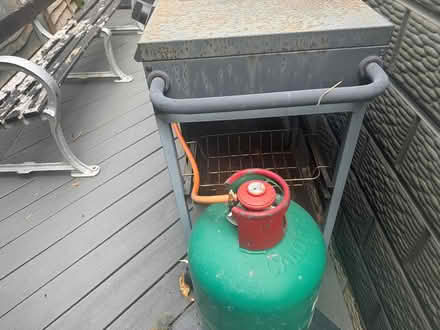 Photo of free gas bbq + gas bottle (BR6) #4