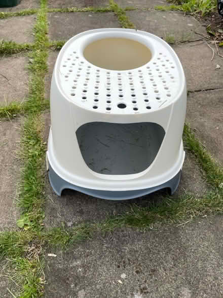 Photo of free cat litter tray (The Inch, EH16) #3
