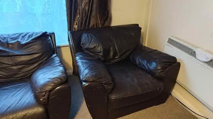 Photo of free 4 seater sofa (LU3) #2
