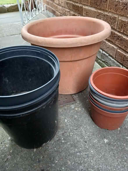 Photo of free Plastic plant pots (Chellaston DE73) #1