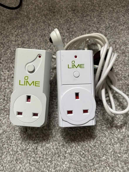 Photo of free Lime ES1016 & 17 R/C plugs (LL29 - Old Colwyn) #1