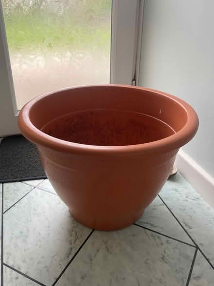 Photo of free Large plastic plant pot (Bishops Cleeve GL52) #1