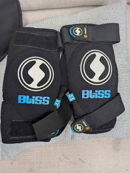 Photo of free Skate protective pads - knee, elbow, wrist & larger knee pad (Royal Leamington Spa CV32) #2