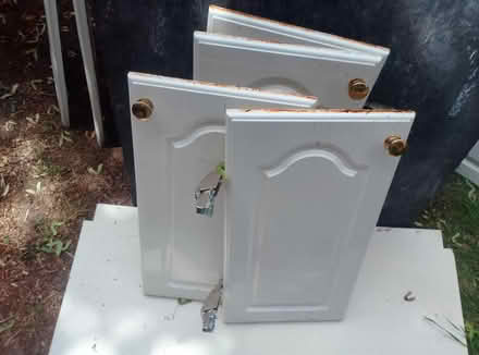 Photo of free White shiny kitchen doors (Farmoor OX2) #4