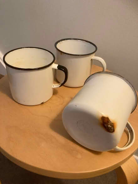 Photo of free 3 1950s enamel mugs (East Finchley N2) #1