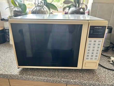 Photo of free Fully working microwave (Oakley MK43) #1