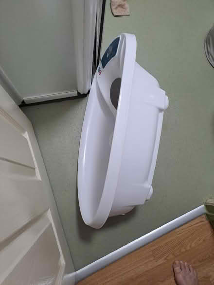 Photo of free Newborn Baby Bath (Isleworth TW7) #3