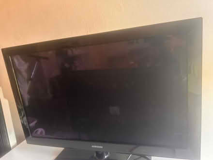 Photo of free Samsung TV (Bethel Green E1) #3
