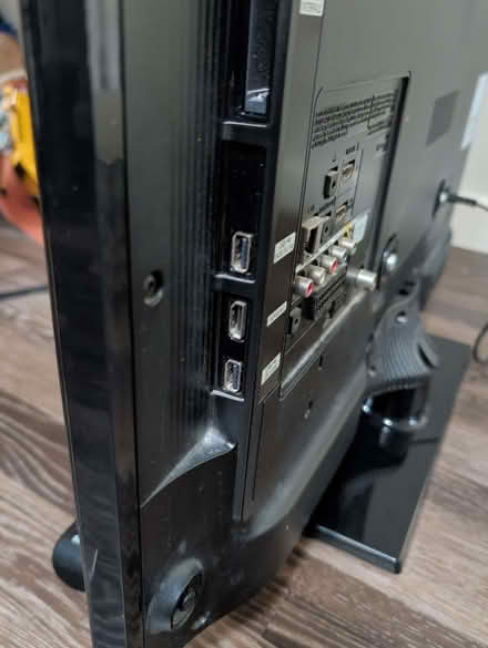 Photo of free Samsung 32" TV (Codicote SG4) #3