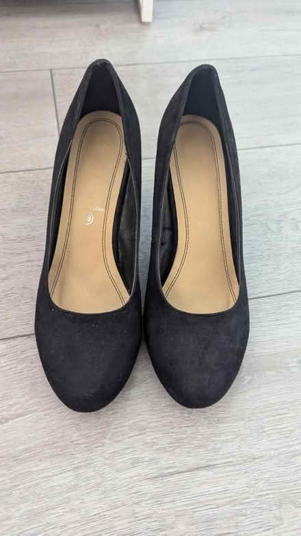 Photo of free Black heels (SE25) #1