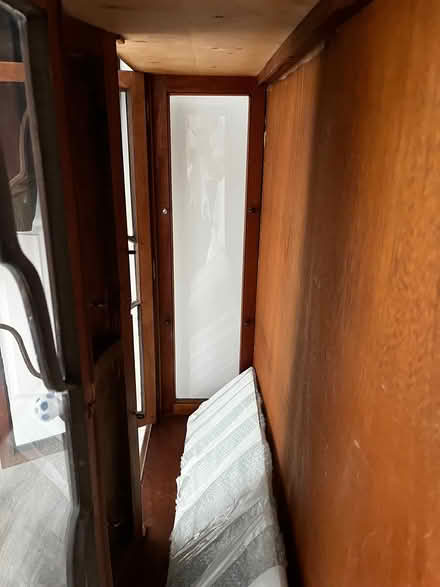Photo of free Glass cabinet (E17) #2