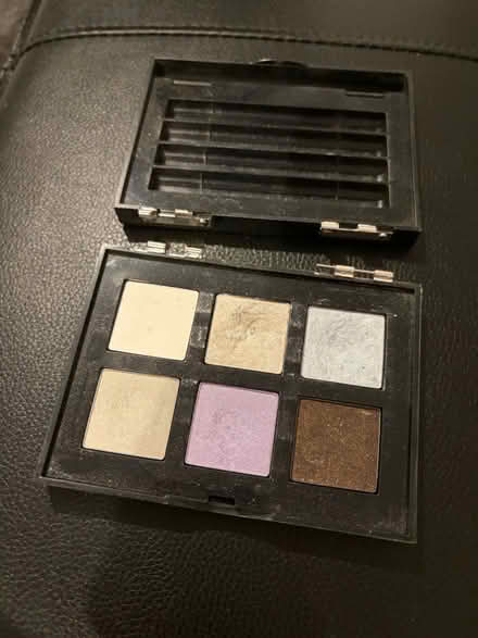 Photo of free Eyeshadow kit ( bobby brown) (E3) #2