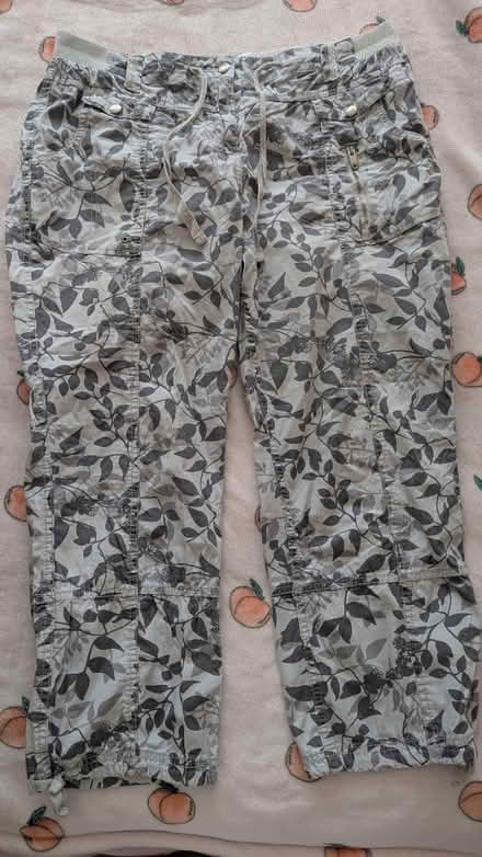 Photo of free Floral capri pants (SE25) #1