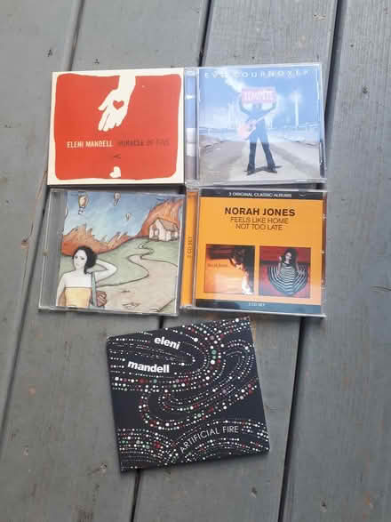 Photo of free CDs (Gatineau J8X2Z4) #1