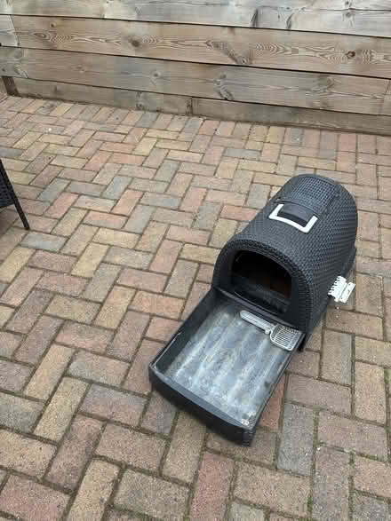 Photo of free Curver litter tray (PO3 Baffins) #2